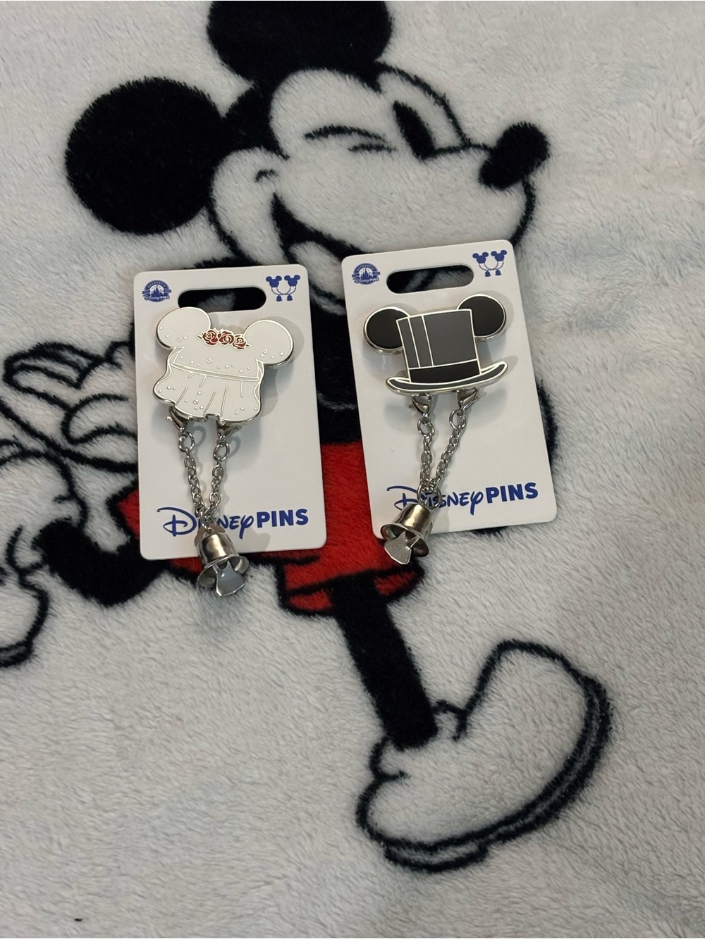Disney Enamel Pins Set - Minnie and Mickey bride and groom pins